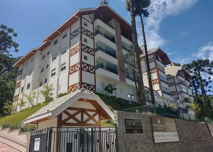 Quatro Estacoes Hospeda -Condessa 115- Requinte e Aconchego a 800 metros do Banden Banden em Campos do Jordao-